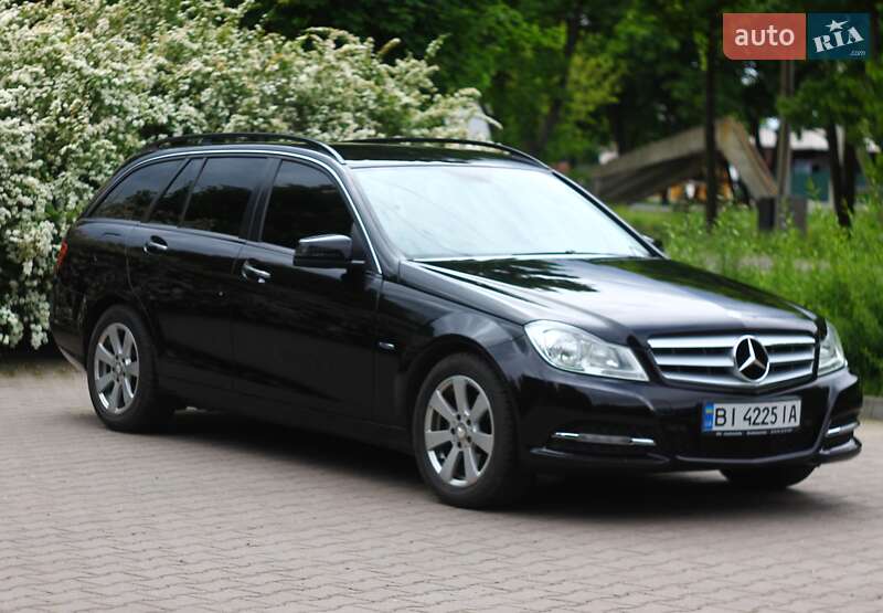 Універсал Mercedes-Benz C-Class 2011 в Миргороді