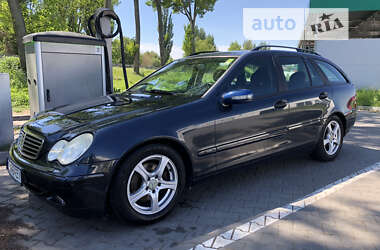 Универсал Mercedes-Benz C-Class 2003 в Черновцах