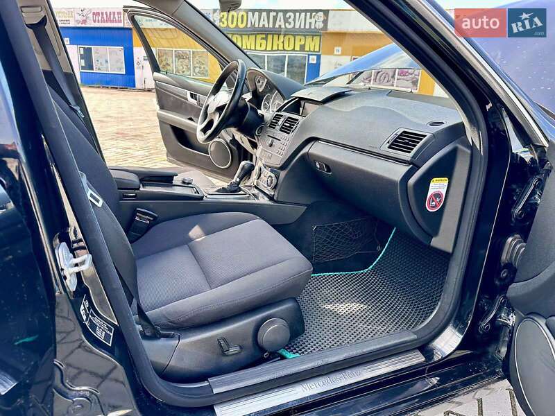 Универсал Mercedes-Benz C-Class 2008 в Житомире