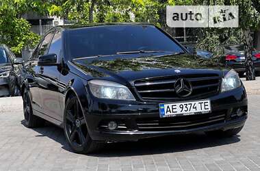 Седан Mercedes-Benz C-Class 2011 в Днепре