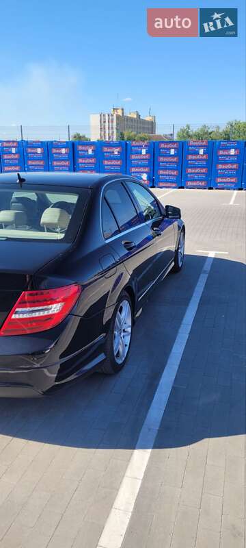 Седан Mercedes-Benz C-Class 2012 в Виннице