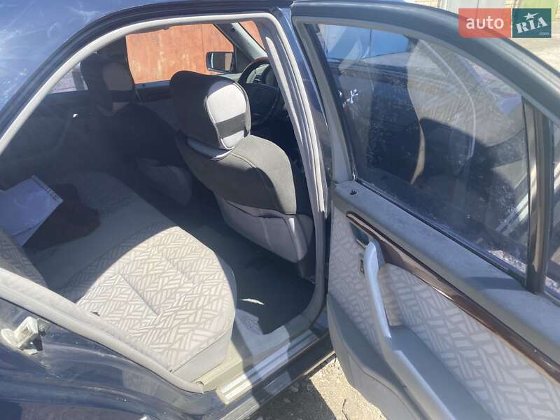 Седан Mercedes-Benz C-Class 1994 в Херсоне