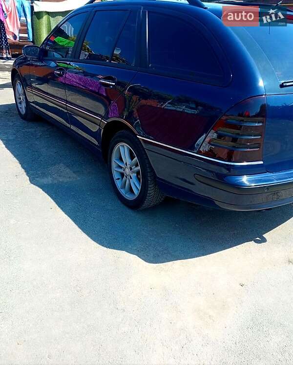 Универсал Mercedes-Benz C-Class 2002 в Виннице