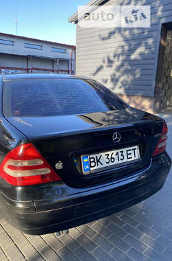 Седан Mercedes-Benz C-Class 2002 в Ровно