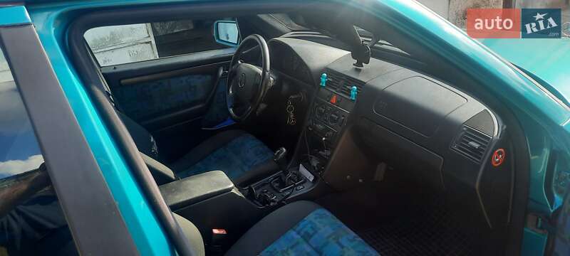 Універсал Mercedes-Benz C-Class 1996 в Львові