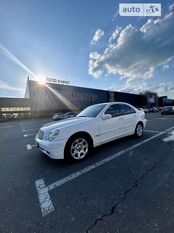 Седан Mercedes-Benz C-Class 2003 в Кропивницком