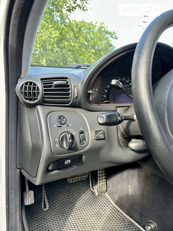 Седан Mercedes-Benz C-Class 2003 в Кропивницком
