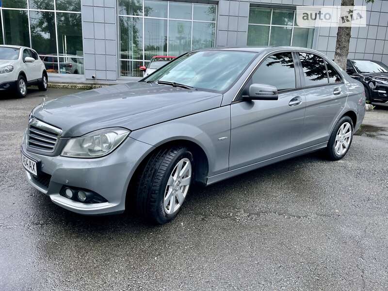 Mercedes-Benz C-Class 2011