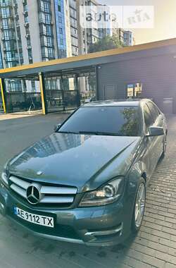 Седан Mercedes-Benz C-Class 2011 в Дніпрі