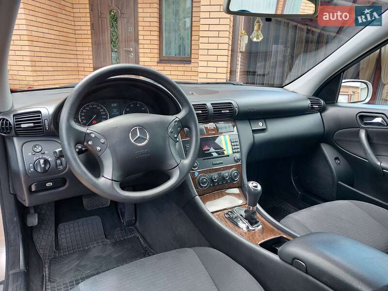 Седан Mercedes-Benz C-Class 2005 в Виннице