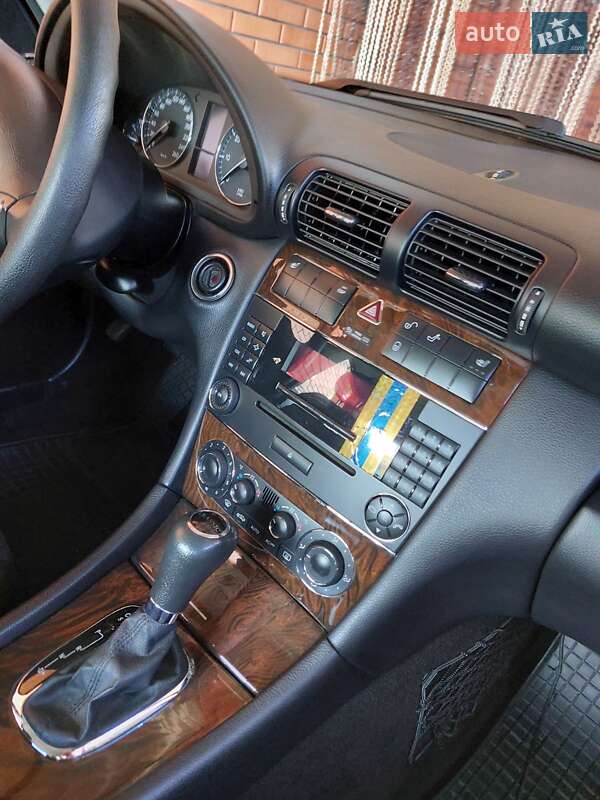 Седан Mercedes-Benz C-Class 2005 в Виннице