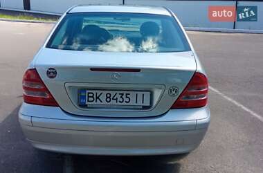 Седан Mercedes-Benz C-Class 2004 в Ровно