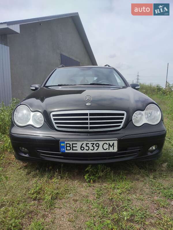 Mercedes-Benz C-Class 2005