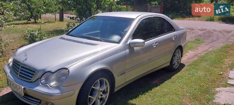 Седан Mercedes-Benz C-Class 2004 в Шполе