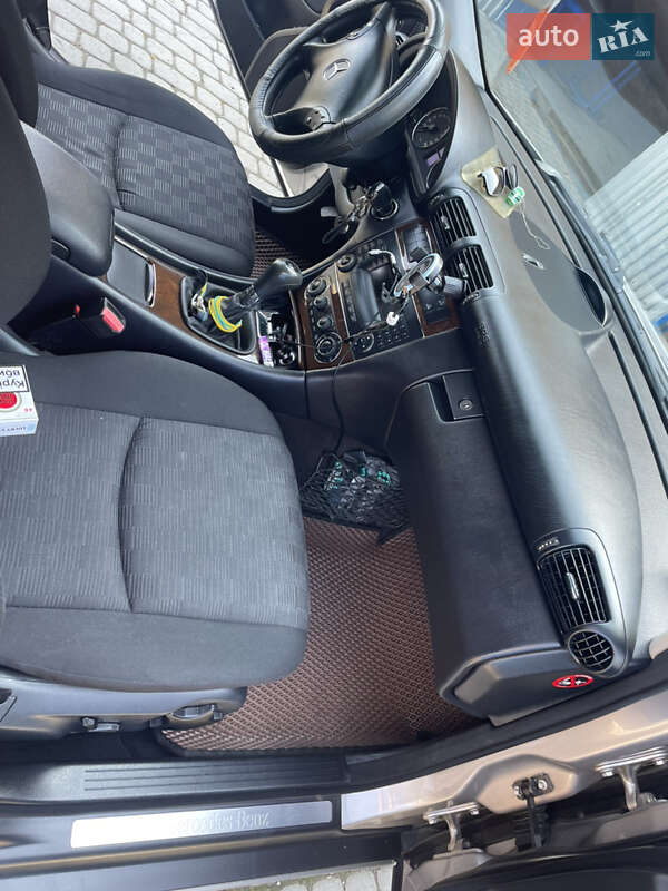 Седан Mercedes-Benz C-Class 2004 в Ивано-Франковске