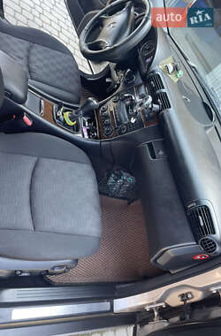 Седан Mercedes-Benz C-Class 2004 в 