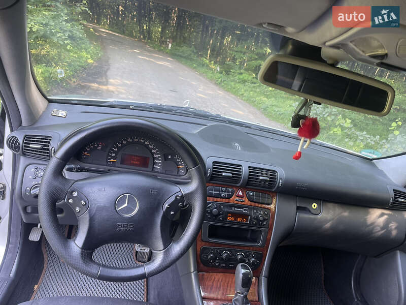 Универсал Mercedes-Benz C-Class 2003 в Житомире фото 19 Универсал Mercedes-Benz C-Class 2003 в Житомире