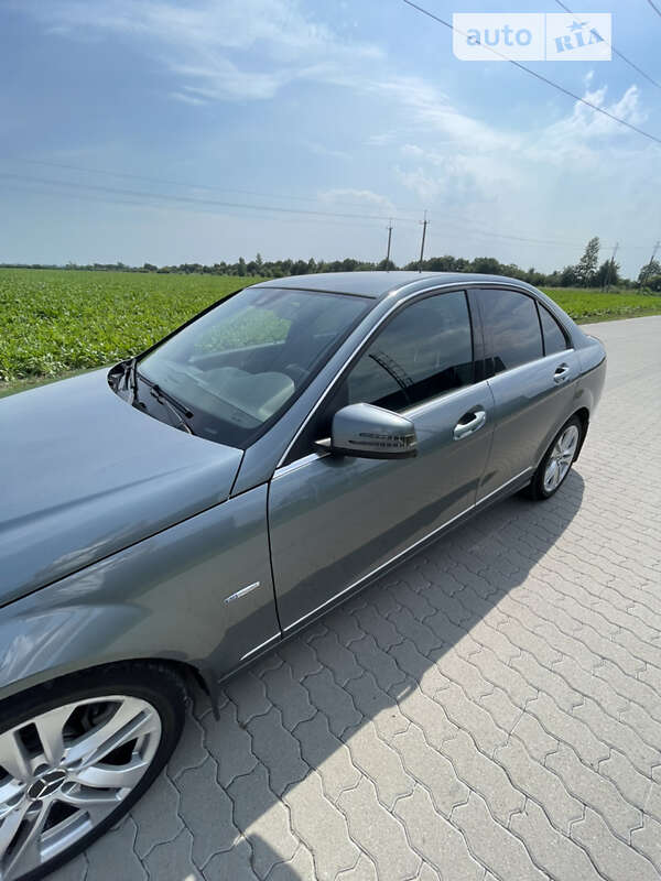 Седан Mercedes-Benz C-Class 2011 в Буске фото 7 Седан Mercedes-Benz C-Class 2011 в Буске