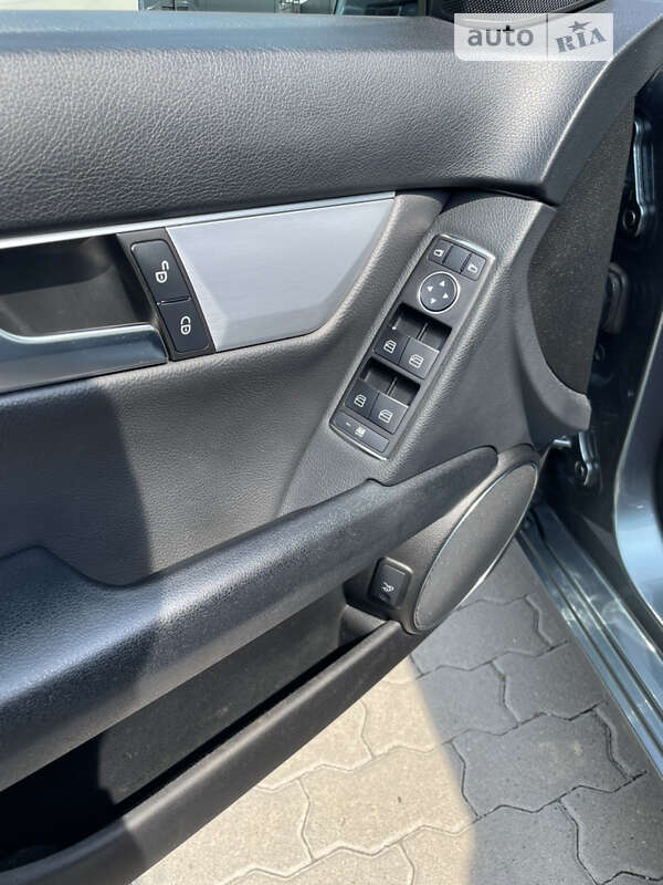 Седан Mercedes-Benz C-Class 2011 в Буске фото 21 Седан Mercedes-Benz C-Class 2011 в Буске