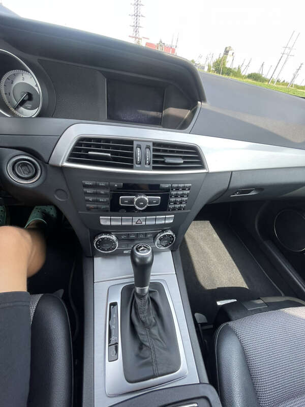 Седан Mercedes-Benz C-Class 2011 в Буске фото 26 Седан Mercedes-Benz C-Class 2011 в Буске