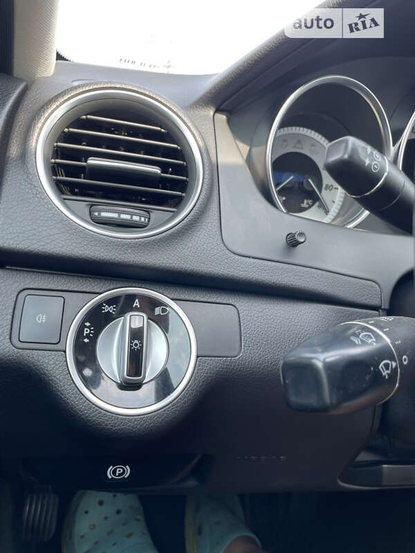 Седан Mercedes-Benz C-Class 2011 в Буске фото 31 Седан Mercedes-Benz C-Class 2011 в Буске