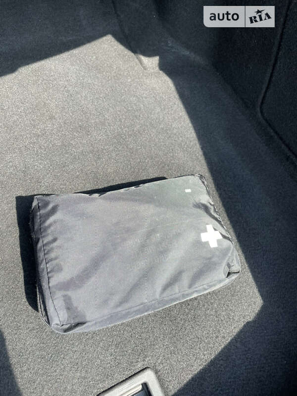 Седан Mercedes-Benz C-Class 2011 в Буске фото 35 Седан Mercedes-Benz C-Class 2011 в Буске