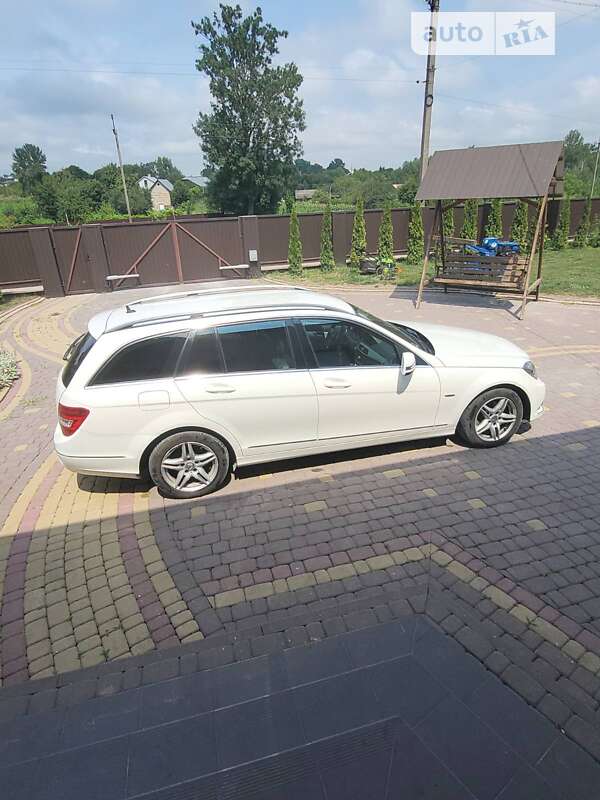 Універсал Mercedes-Benz C-Class 2012 в Тернополі