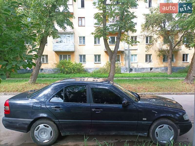 Седан Mercedes-Benz C-Class 1996 в Львове
