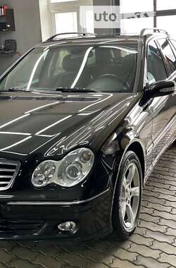 Универсал Mercedes-Benz C-Class 2005 в Стрые