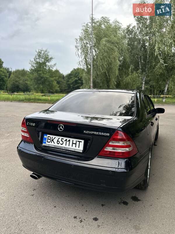 Седан Mercedes-Benz C-Class 2006 в Ровно