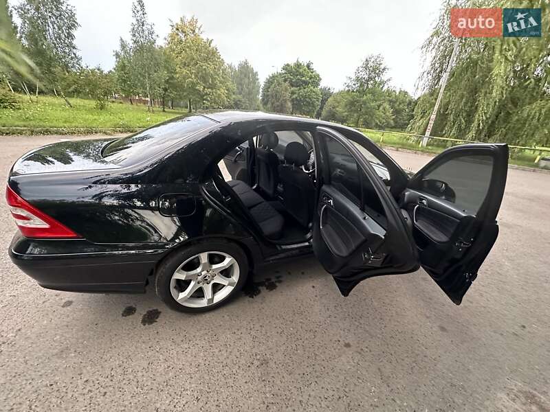 Седан Mercedes-Benz C-Class 2006 в Ровно
