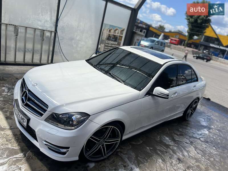 Седан Mercedes-Benz C-Class 2014 в Киеве
