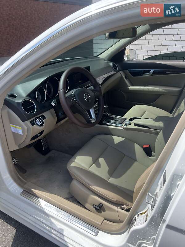Седан Mercedes-Benz C-Class 2014 в Киеве