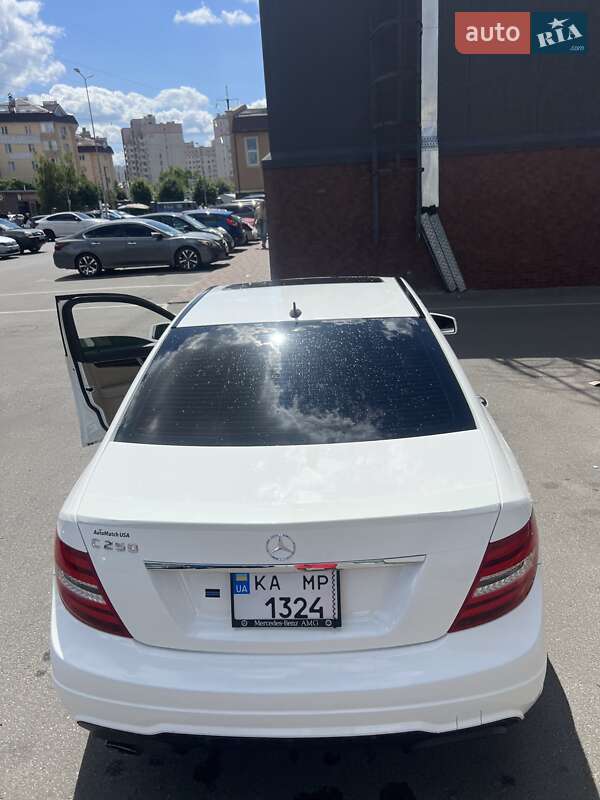 Седан Mercedes-Benz C-Class 2014 в Киеве