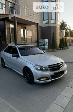 Седан Mercedes-Benz C-Class 2012 в Виннице