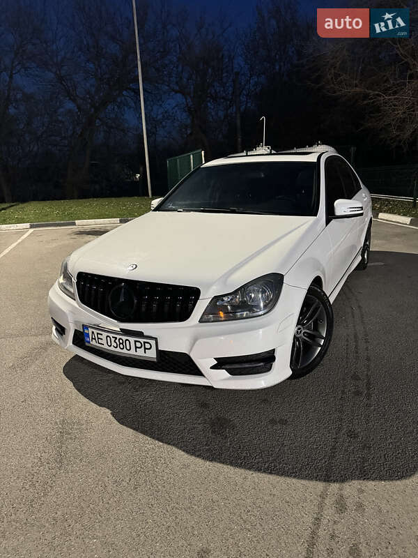 Седан Mercedes-Benz C-Class 2013 в Днепре фото 23 Седан Mercedes-Benz C-Class 2013 в Днепре