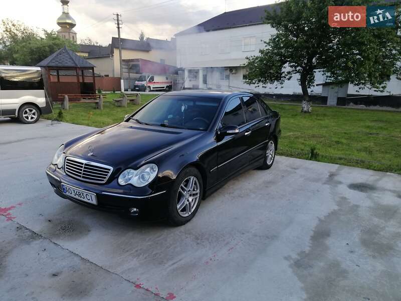 Седан Mercedes-Benz C-Class 2002 в Тячеве