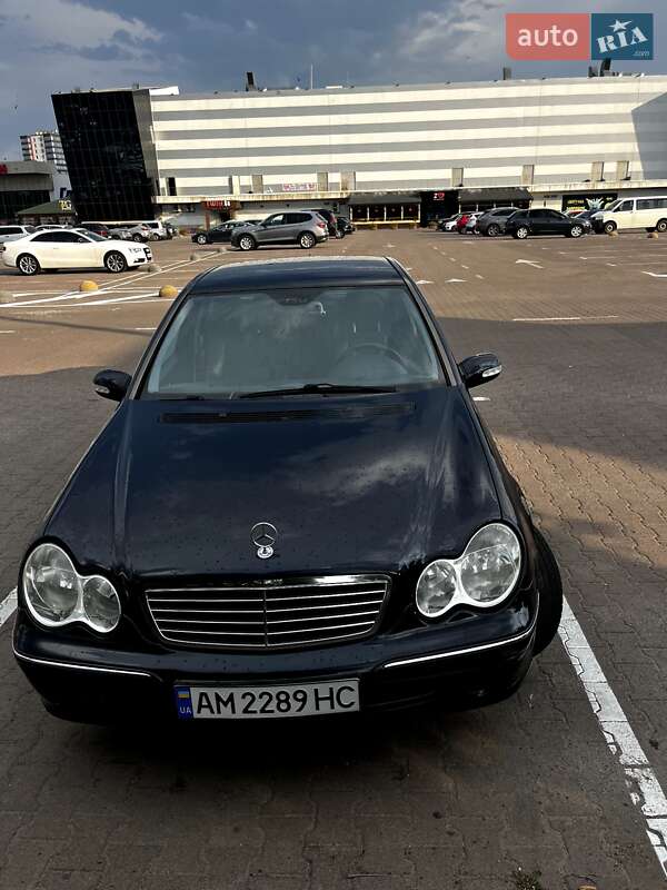 Седан Mercedes-Benz C-Class 2002 в Житомире