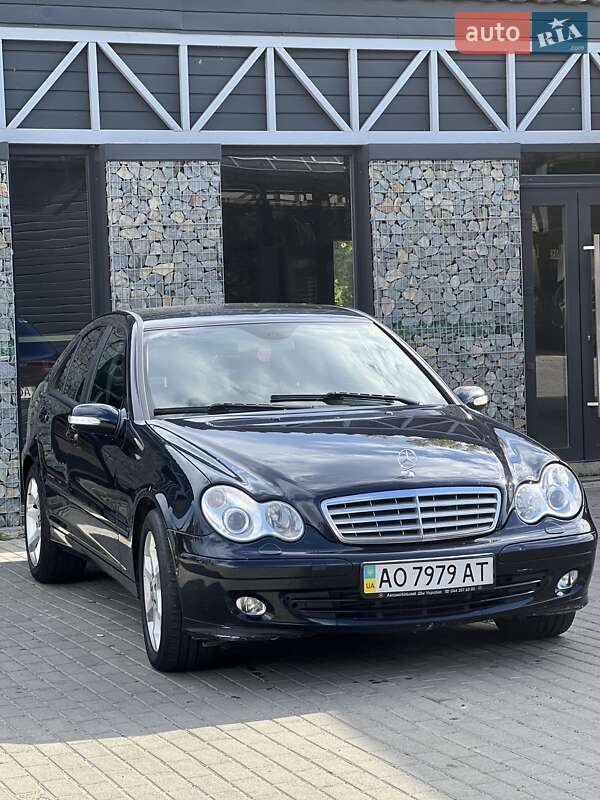 Mercedes-Benz C-Class 2006