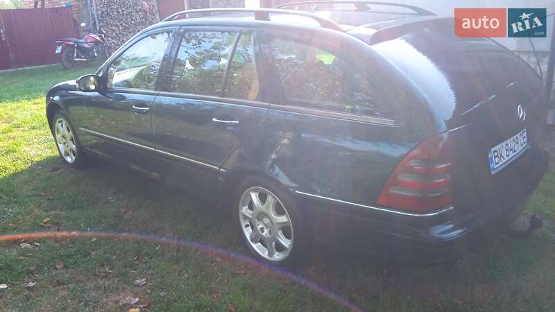 Универсал Mercedes-Benz C-Class 2001 в Млинове
