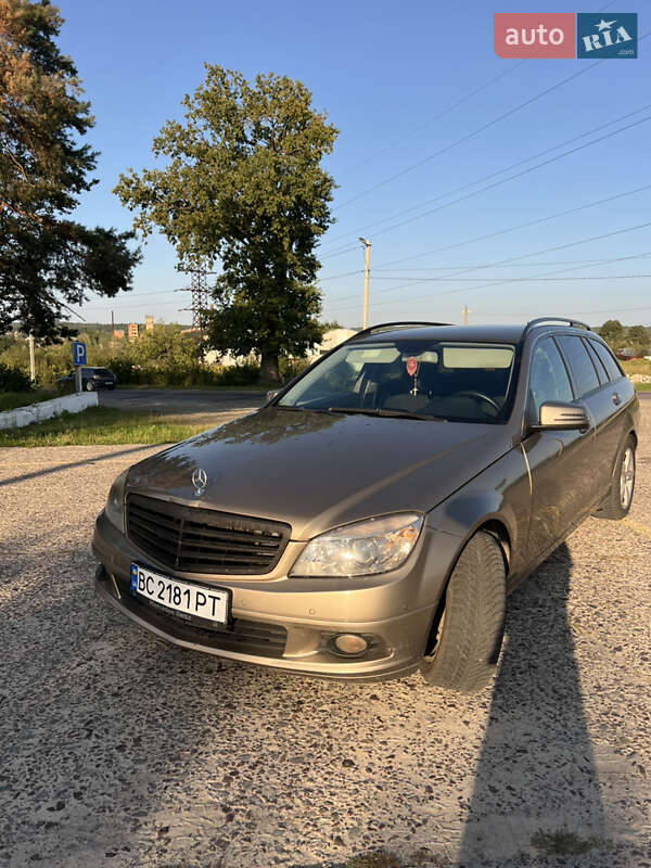 Универсал Mercedes-Benz C-Class 2009 в Новояворовске
