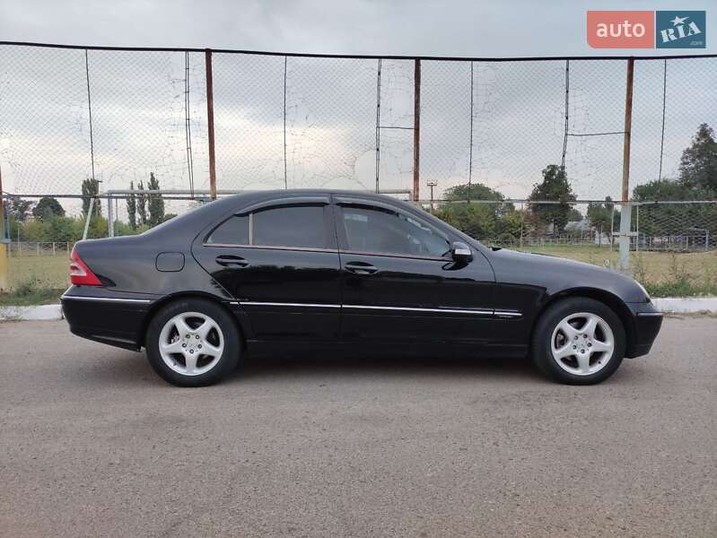 Седан Mercedes-Benz C-Class 2003 в Прилуках