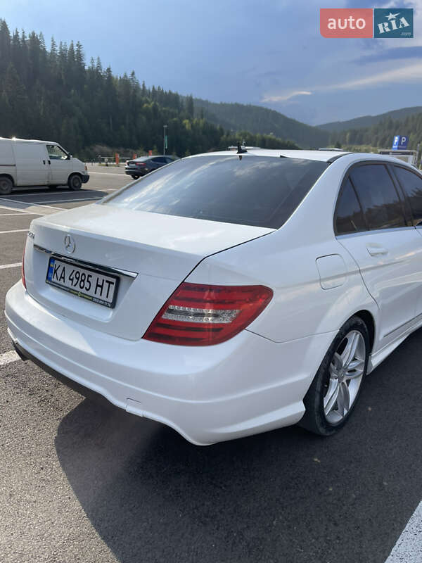 Седан Mercedes-Benz C-Class 2012 в Киеве