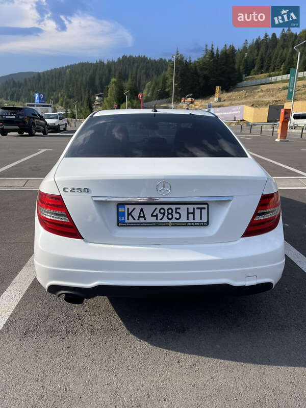Седан Mercedes-Benz C-Class 2012 в Киеве