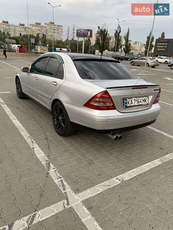 Седан Mercedes-Benz C-Class 2000 в Киеве