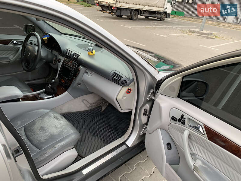 Седан Mercedes-Benz C-Class 2000 в Киеве
