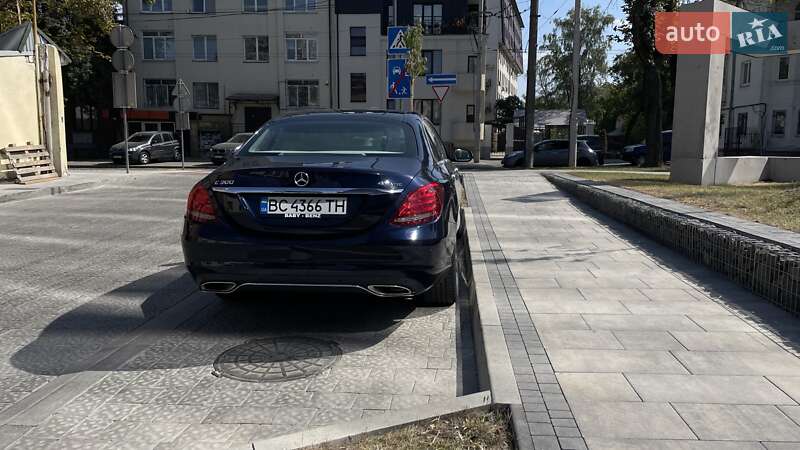 Седан Mercedes-Benz C-Class 2015 в Львове