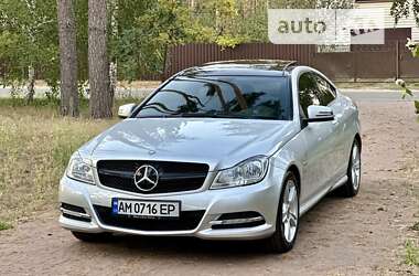 Купе Mercedes-Benz C-Class 2011 в Киеве