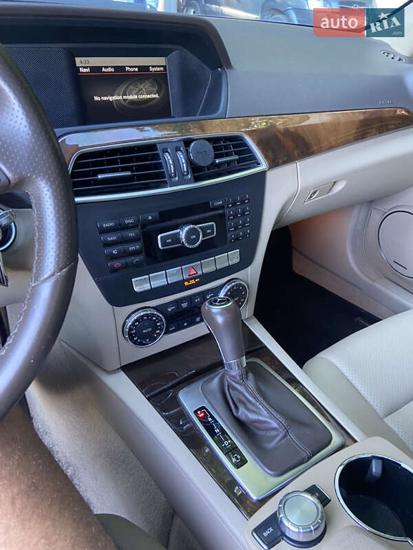 Седан Mercedes-Benz C-Class 2013 в Тернополе