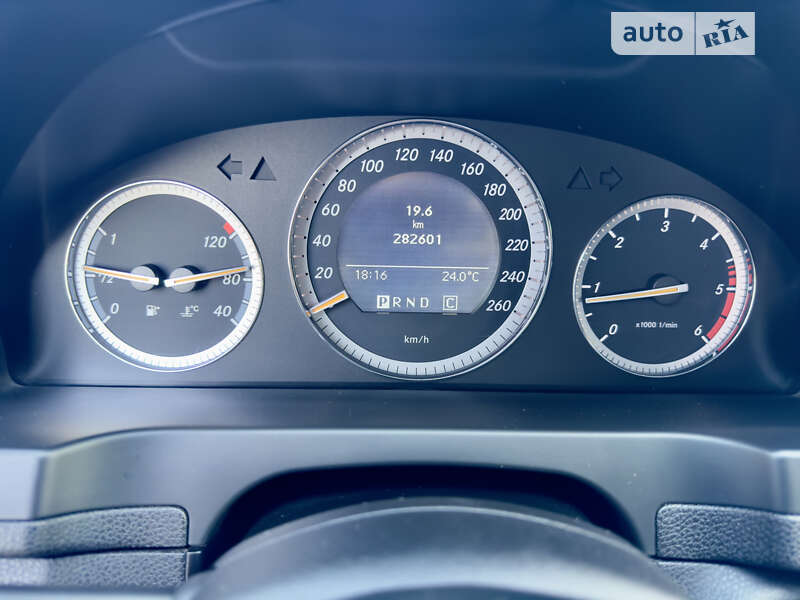 Седан Mercedes-Benz C-Class 2008 в Ровно